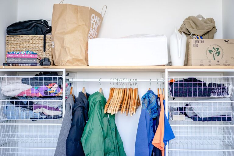 How to Store Seasonal Clothes Efficiently: Smart Tips for Every Closet
