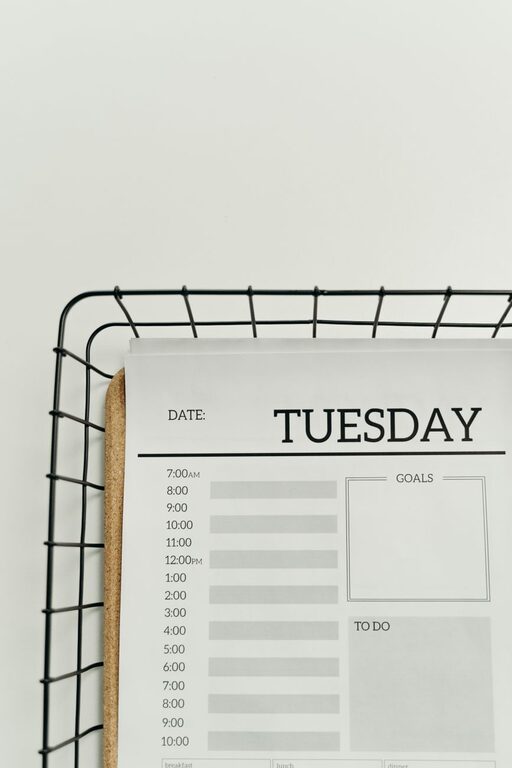 Simple Cleaning Schedule to Keep Your Home Fresh All Week
